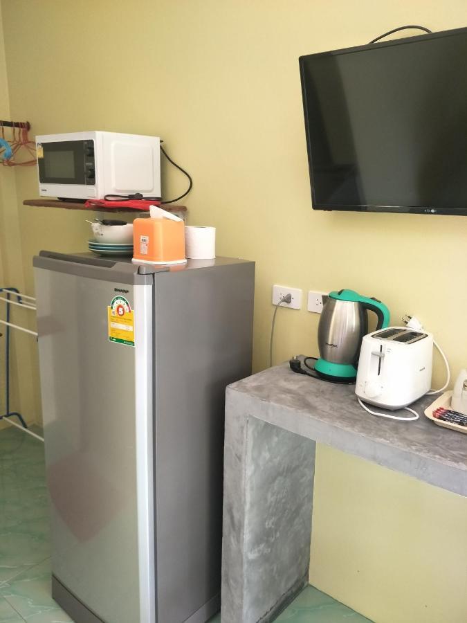 Airee Mini House Hostel Bãi biển Bang Tao Ngoại thất bức ảnh
